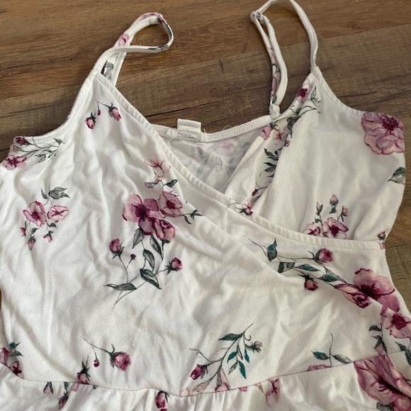 Garage flower romper - Picture 3 of 4